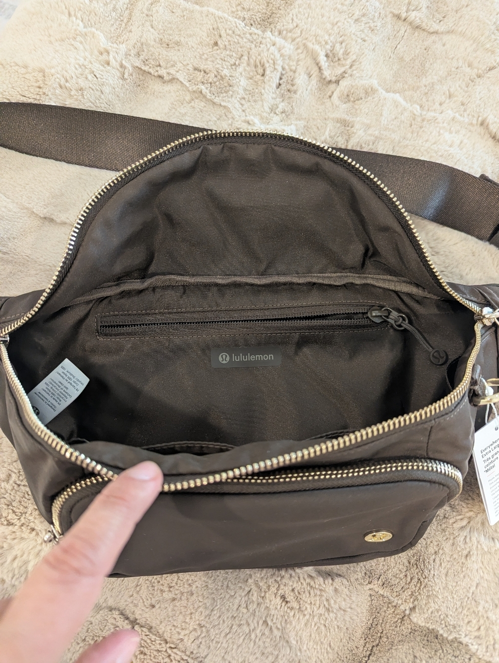 Lululemon Everywhere Belt Bag Extra Large 4L Metal - Picture 3 of 9